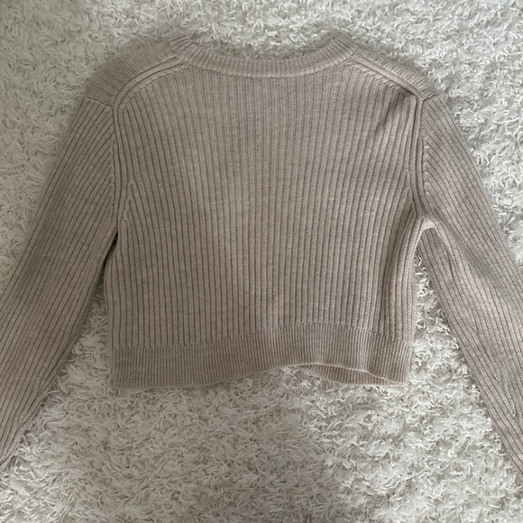 Aritzia Wilfred Sweater in a light cream colour - Picture 3 of 3